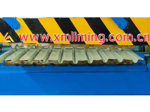 ماكينة تشكيل الباب