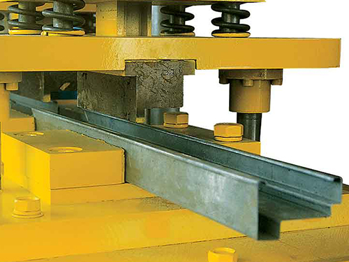 آلات تشكيل أبواب الكراجات